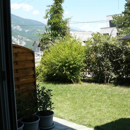Studio Entre Savines Et Embrun Pres Du Lac De Serreponcon Crots Bagian luar foto